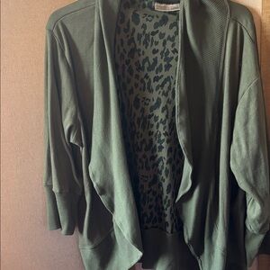 Allyson Whitmore  Green open front flyaway jacket 2x